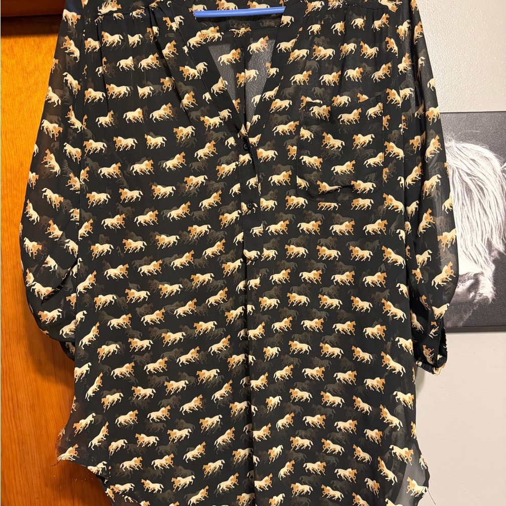 Pleione Black Top with Horse Pattern